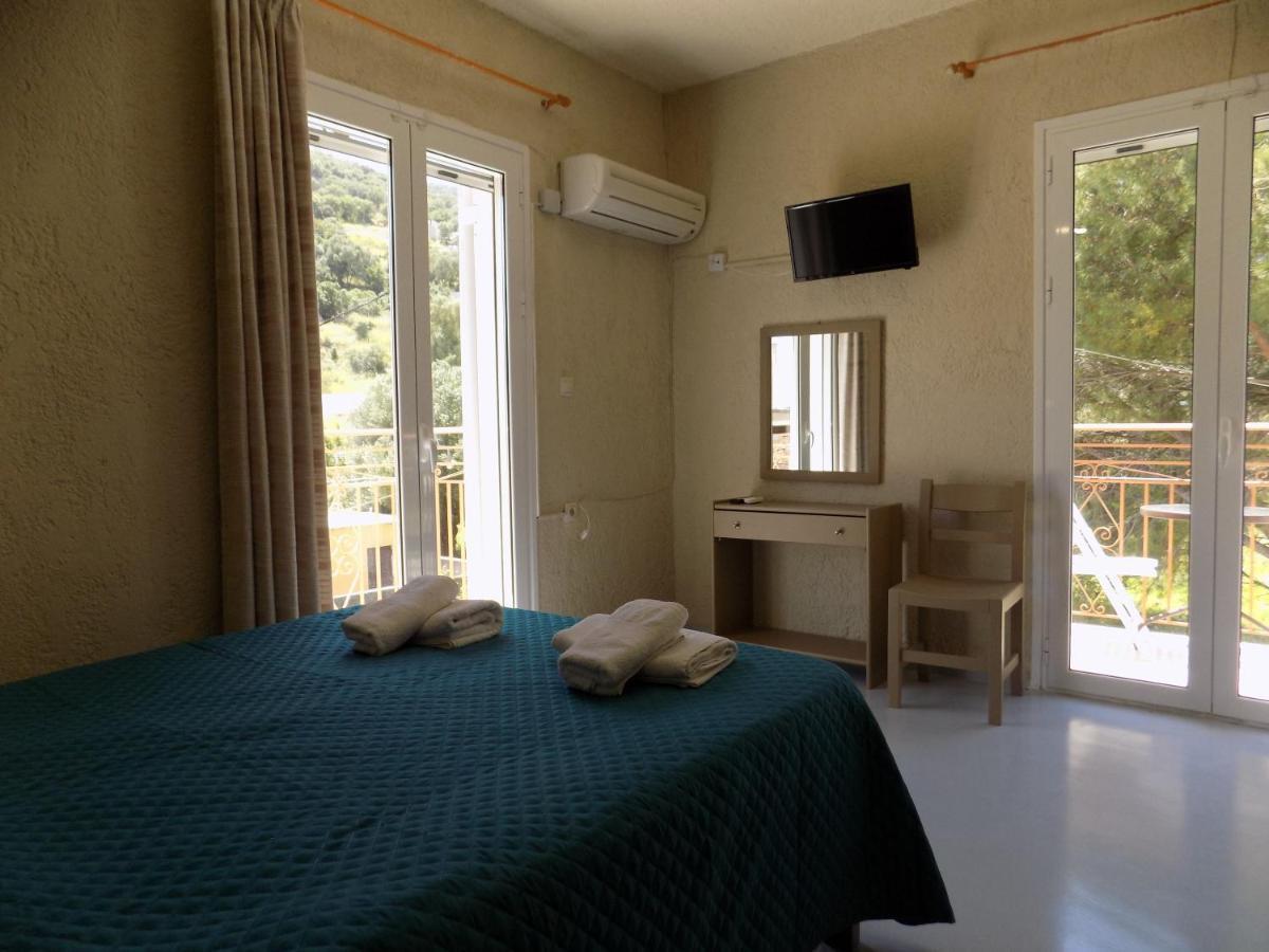 Afrodite Spacious Apartments! Agia Efimia Exterior foto