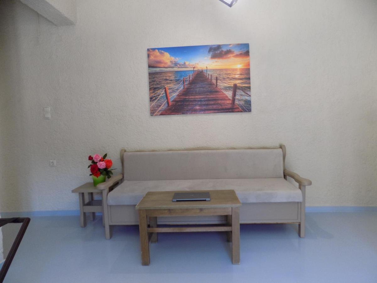 Afrodite Spacious Apartments! Agia Efimia Exterior foto