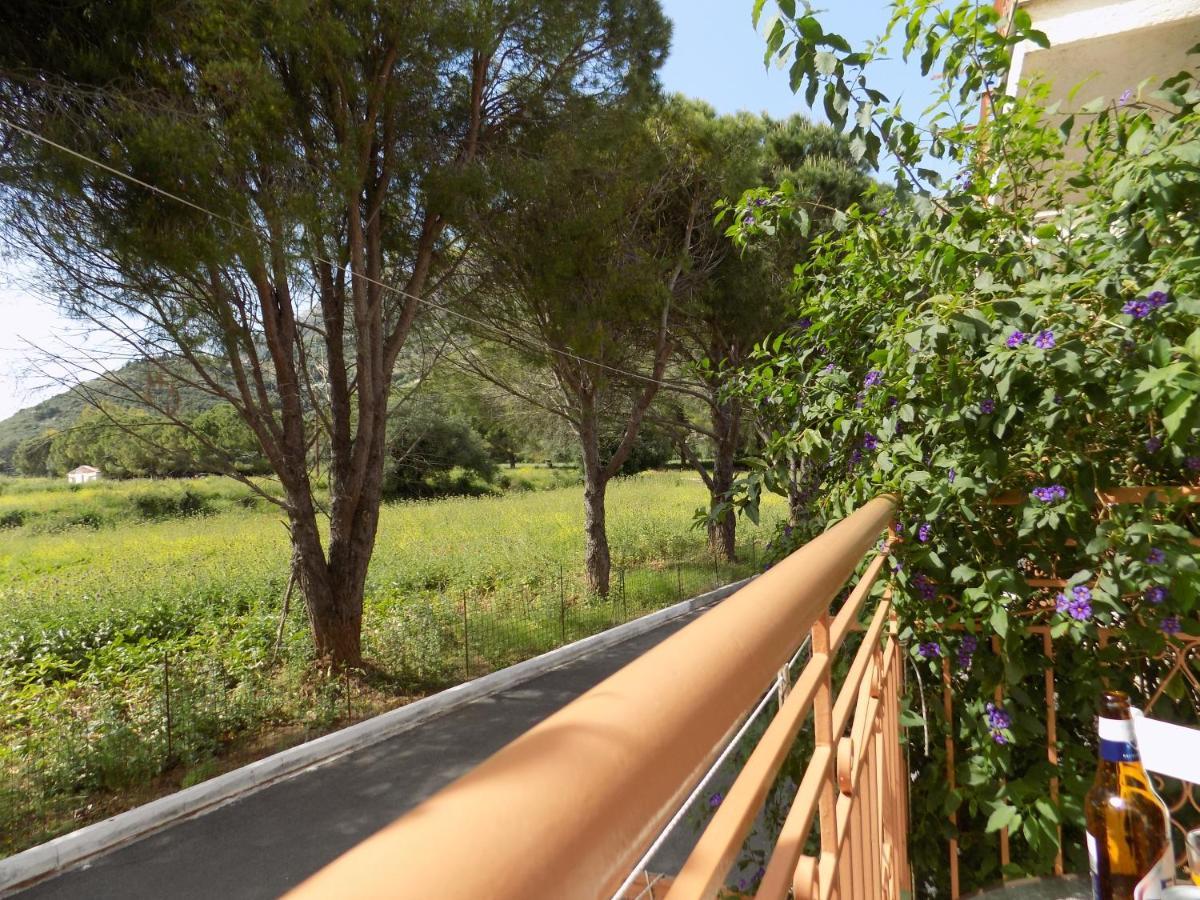 Afrodite Spacious Apartments! Agia Efimia Exterior foto