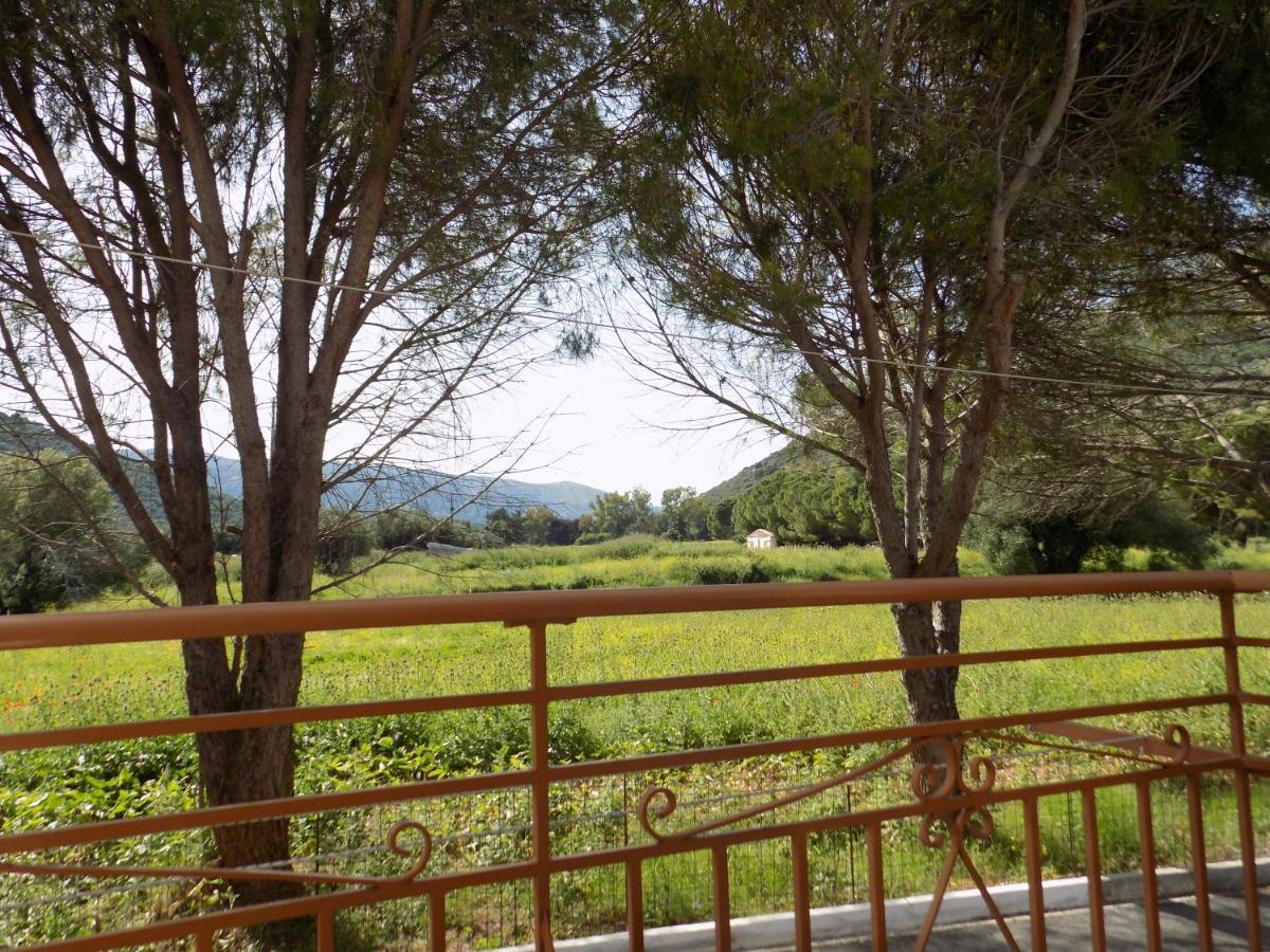 Afrodite Spacious Apartments! Agia Efimia Exterior foto